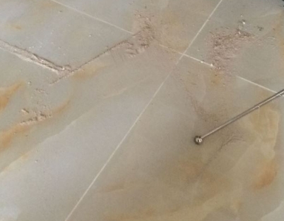丹东市瓷砖空鼓维修公司分享粘合剂选择不当在瓷砖铺贴过程中可能导致以下问题